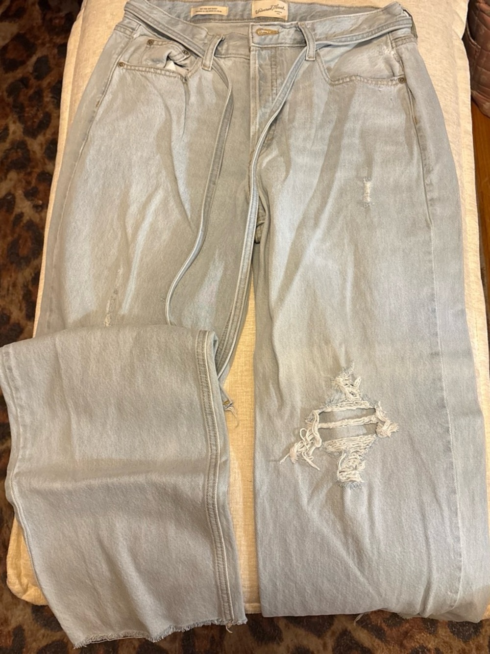 Universal Thread Light Blue Relaxed Distressed women’s jeans